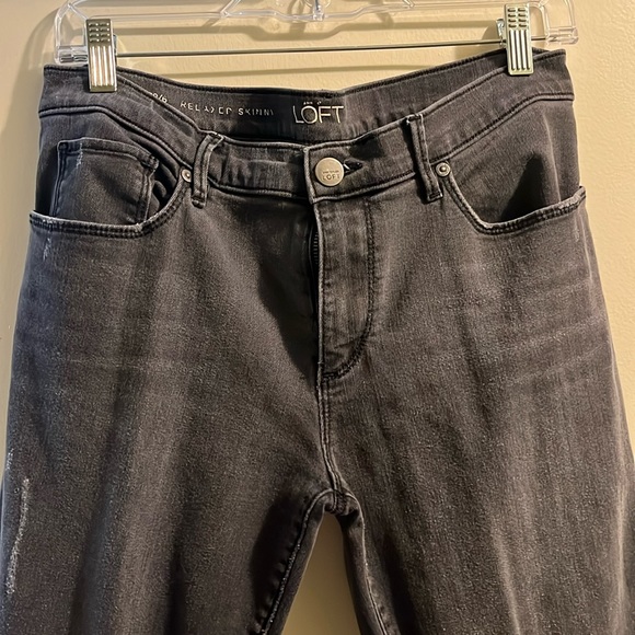 Ann Taylor Loft capris, relaxed fit size 28/6; very soft and comfortable. - Picture 1 of 7